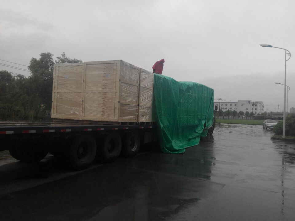 2017年6月北京創(chuàng)聯(lián)匯通電氣-雨中發(fā)貨現(xiàn)場，一直以顧客服務為較好